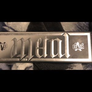 Kate Von D Metal Matte Pallet